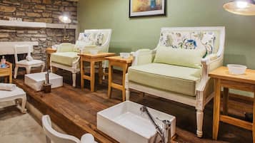 Couples treatment room(s), steam room, body treatments, aromatherapy