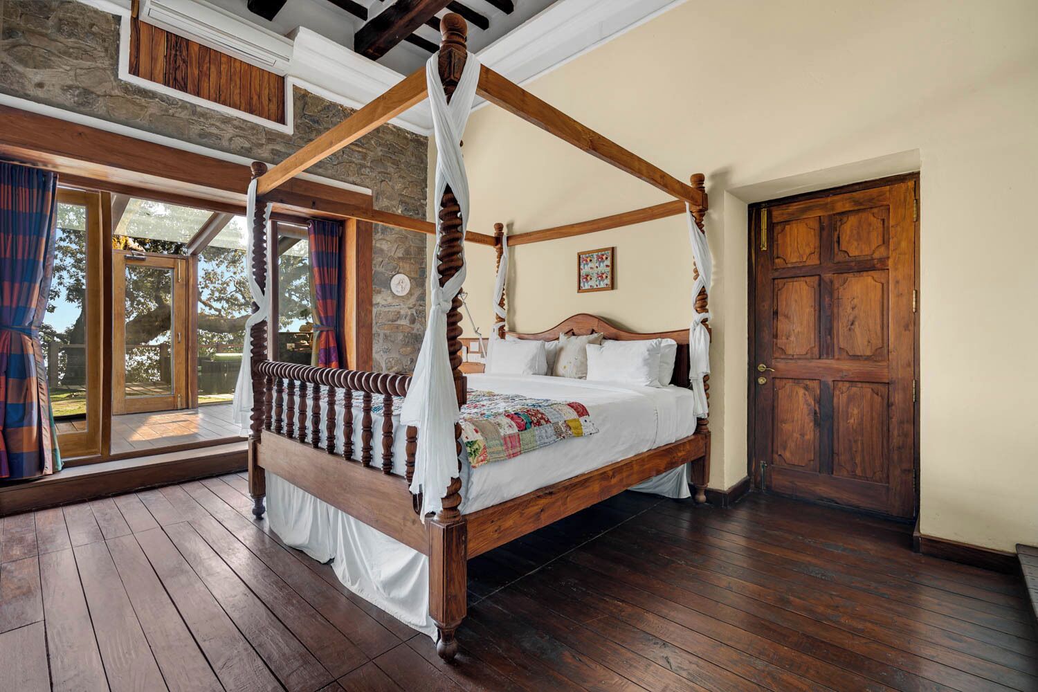 premium villa | premium bedding, down duvets, select comfort beds, in-room safe