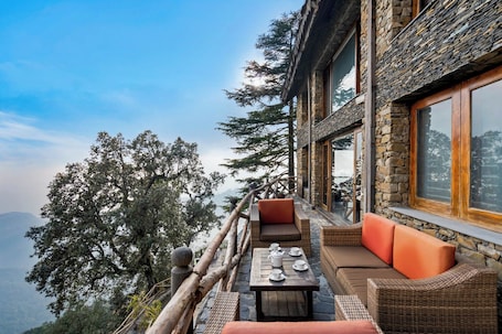 "Deluxe Villa - Bothwell Bank Cottage | Terrace/patio. Rokeby Manor