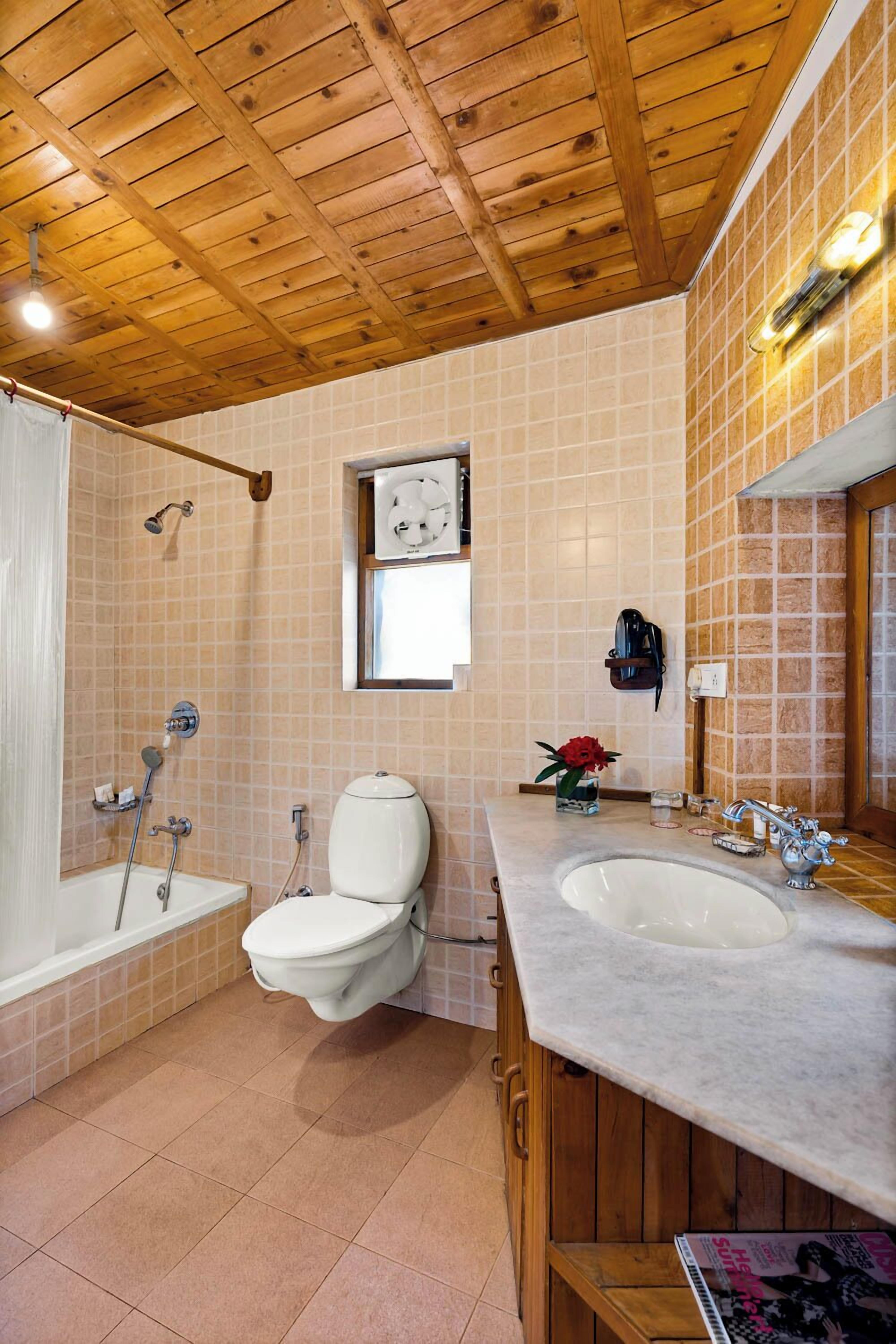the log cabin | bathroom | shower, rainfall showerhead, free toiletries, hair dryer