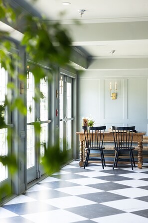 Lobby sitting area - The Litchfield Inn (Litchfield)