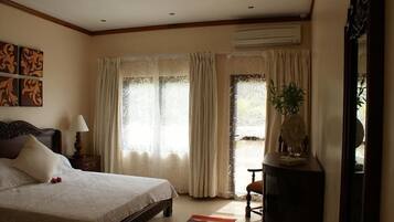 Suite, Sea View