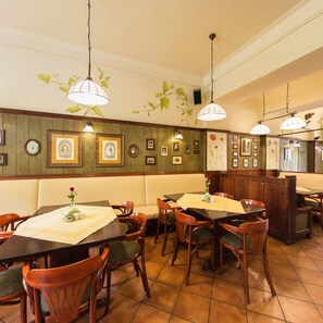 Restaurant - Kajzer Hostel (Kraków)
