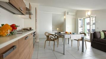 Apartment, 2 Bedrooms, Terrace | Private kitchen