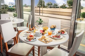 Petit déjeuner buffet compris tous les jours