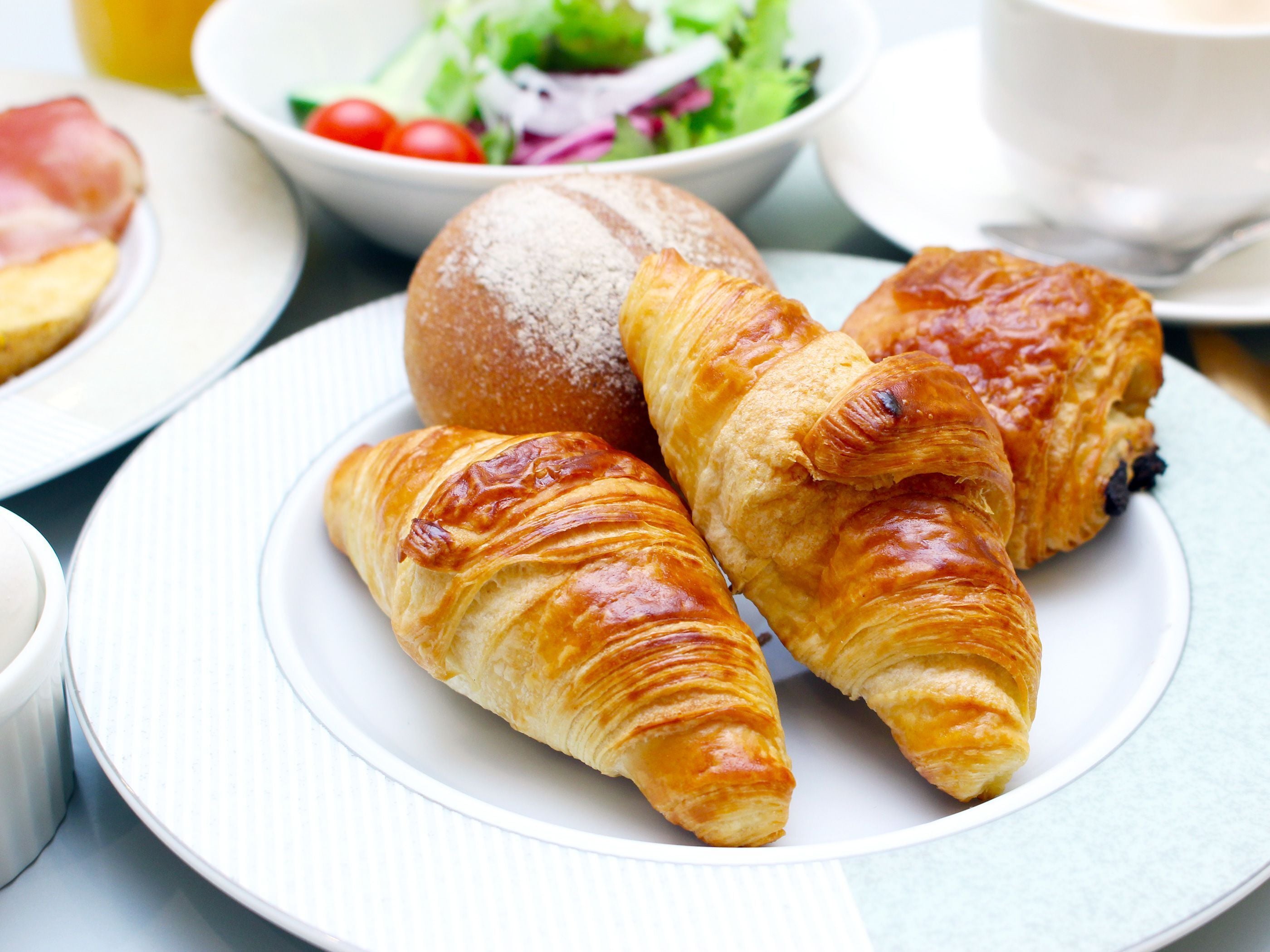 Tägliches Frühstücksbuffet gegen Gebühr