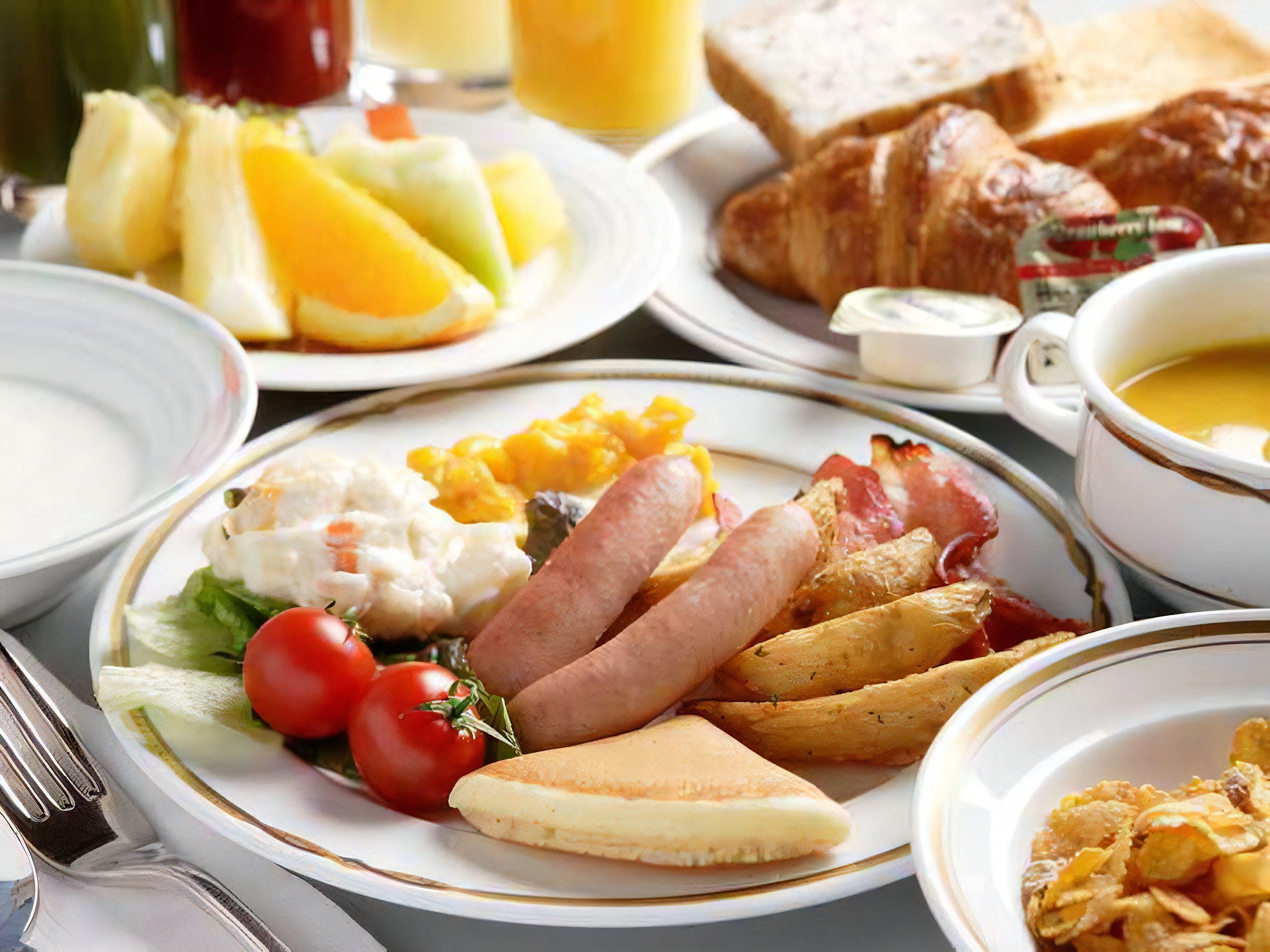 Daily buffet breakfast (JPY 1980 per person)