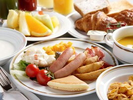 Daily buffet breakfast (JPY 1980 per person)