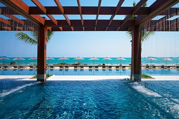 3 outdoor pools, cabanas (surcharge)