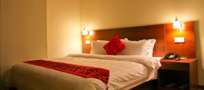 Standard Twin Room, No Windows | Premium bedding, down comforters, pillowtop beds, minibar