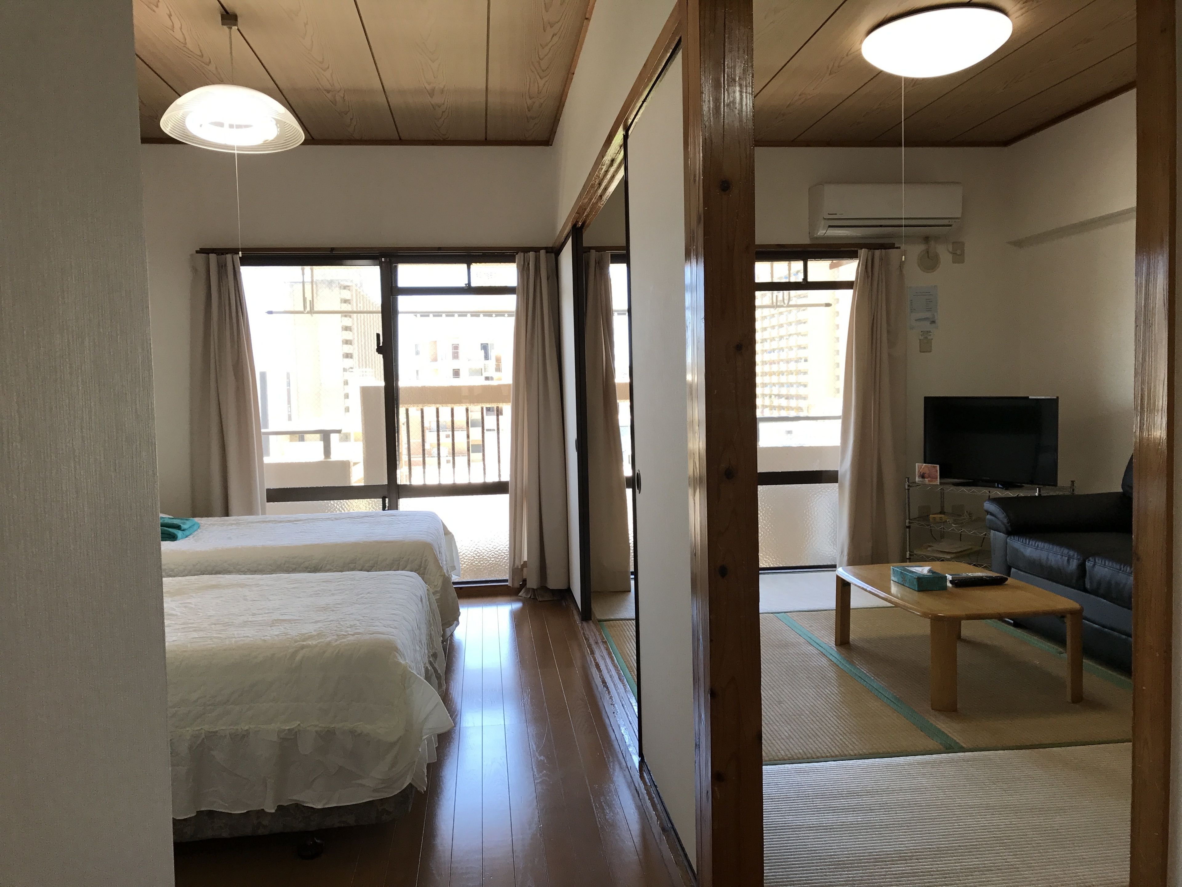 Family Room | Egyptian cotton sheets, desk, iron/ironing board, free WiFi