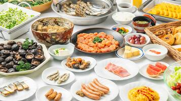 Bữa sáng buffet hàng ngày với phụ phí nhỏ