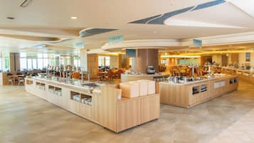 7 か所のレストラン、朝食、ランチ、ディナーに営業 (日本料理 / 和食)