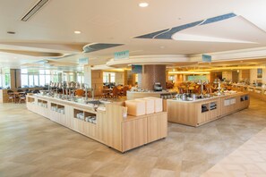 7 restaurants, breakfast, lunch, dinner served; Japanese cuisine 