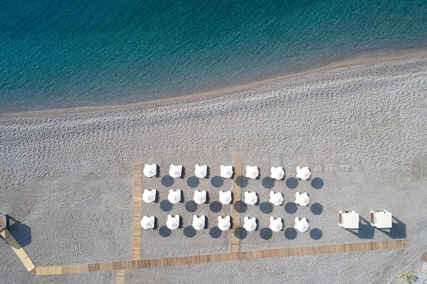 Private beach, sun loungers, beach umbrellas, beach towels