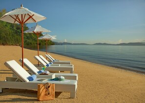 Sulla spiaggia, snorkeling, un bar sulla spiaggia