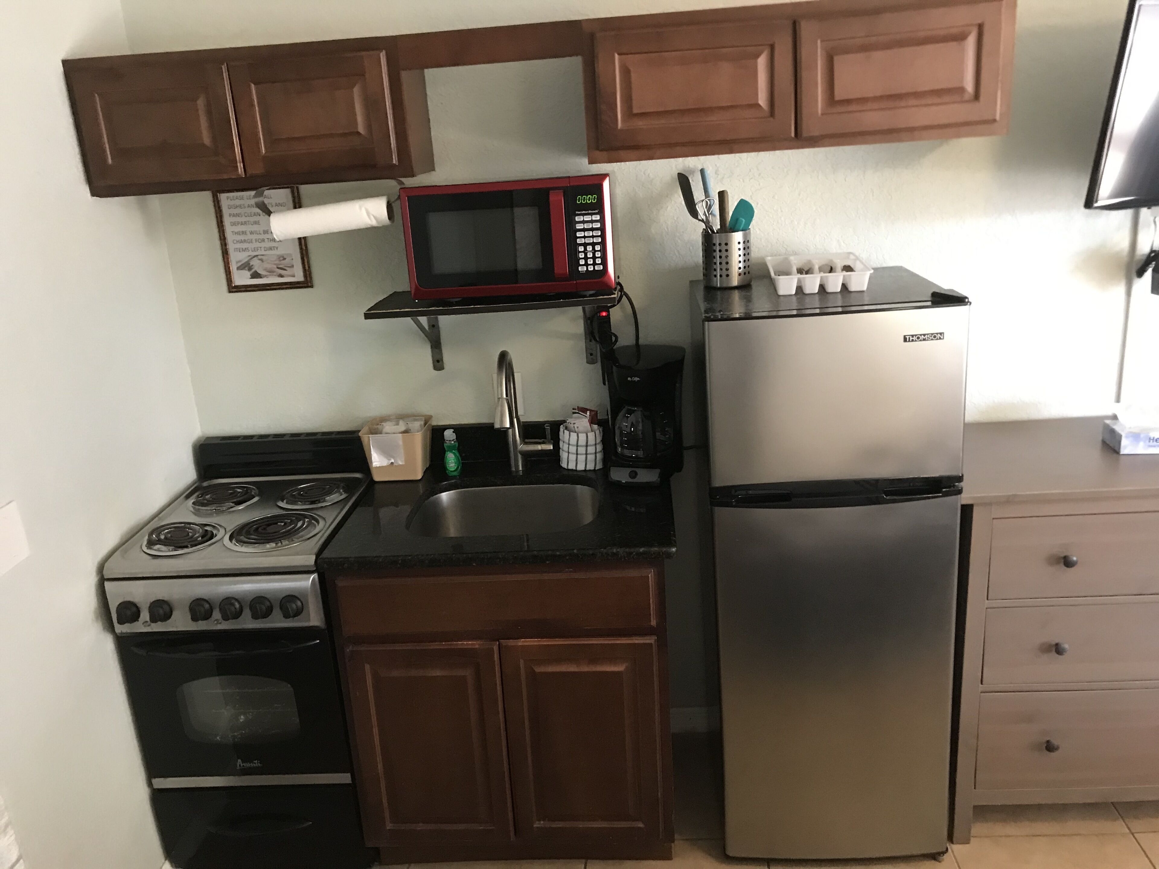 room, 2 double beds, kitchen, courtyard view, 1st floor | private kitchen | fridge, microwave, coffee/tea maker, toaster