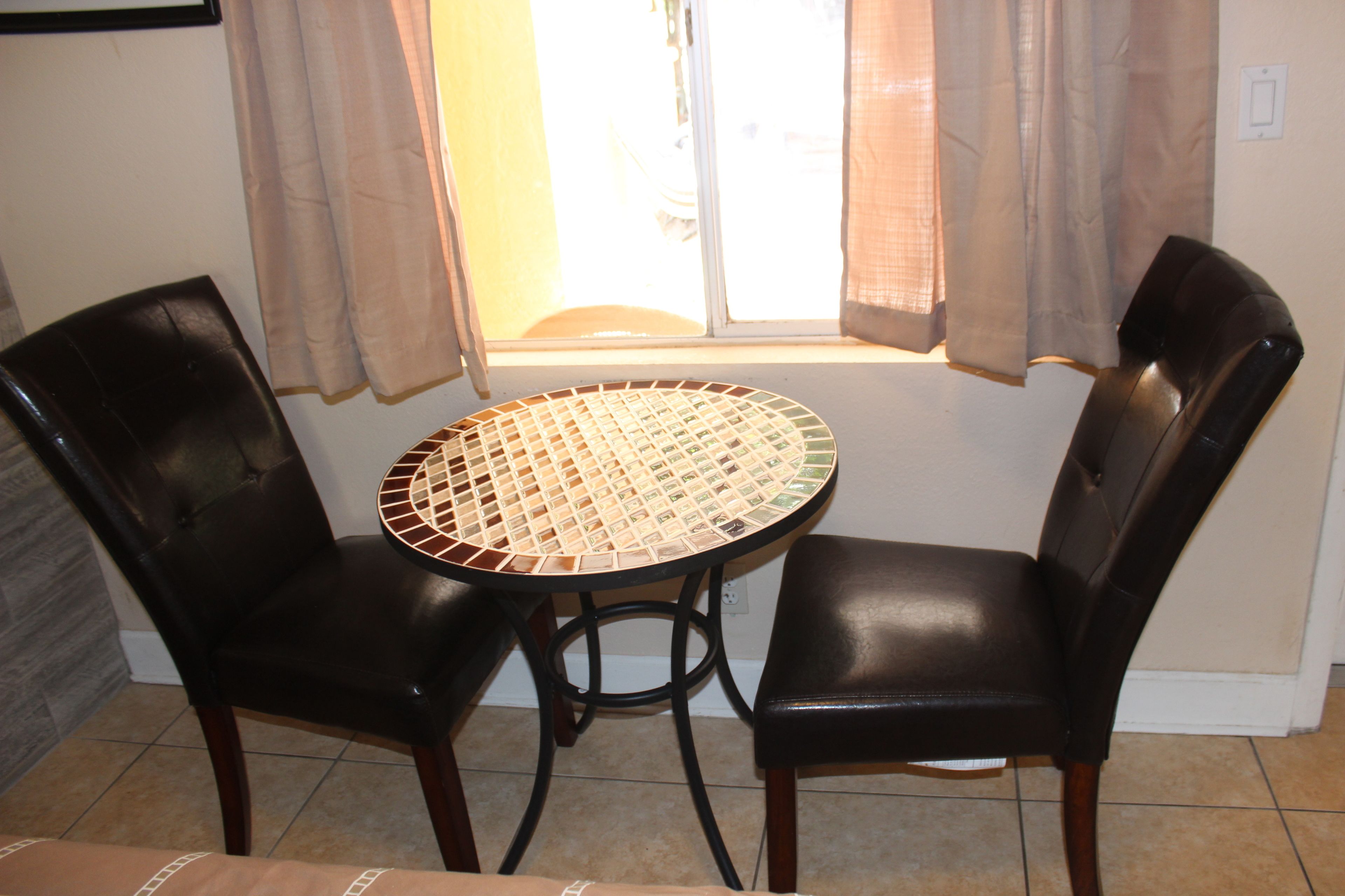 standard room, kitchenette | in-room dining