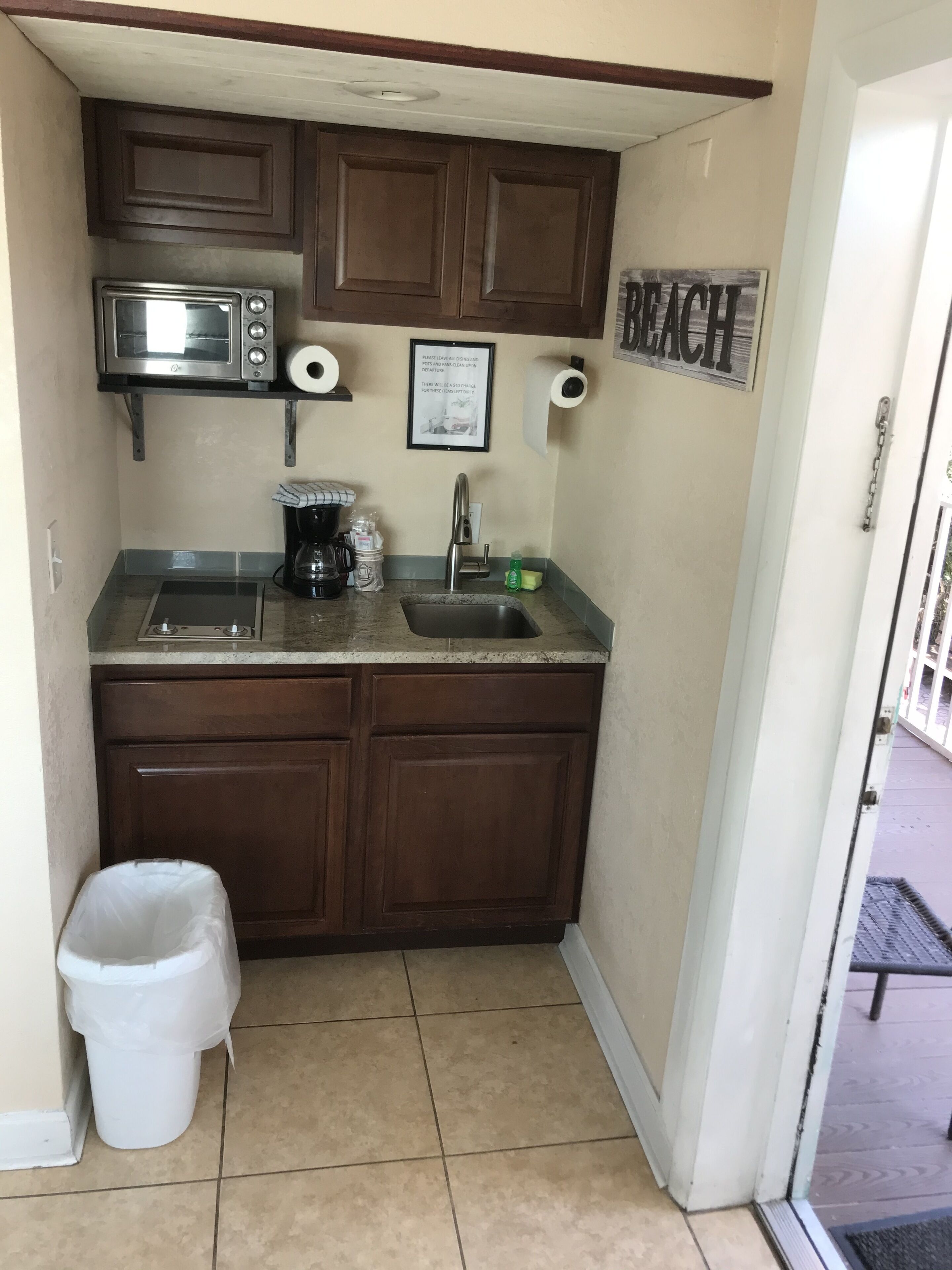 room, 1 king bed, kitchen, water view, 2nd floor | private kitchen | fridge, microwave, coffee/tea maker, toaster