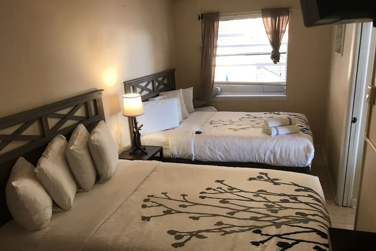 Free WiFi, alarm clocks, bed sheets