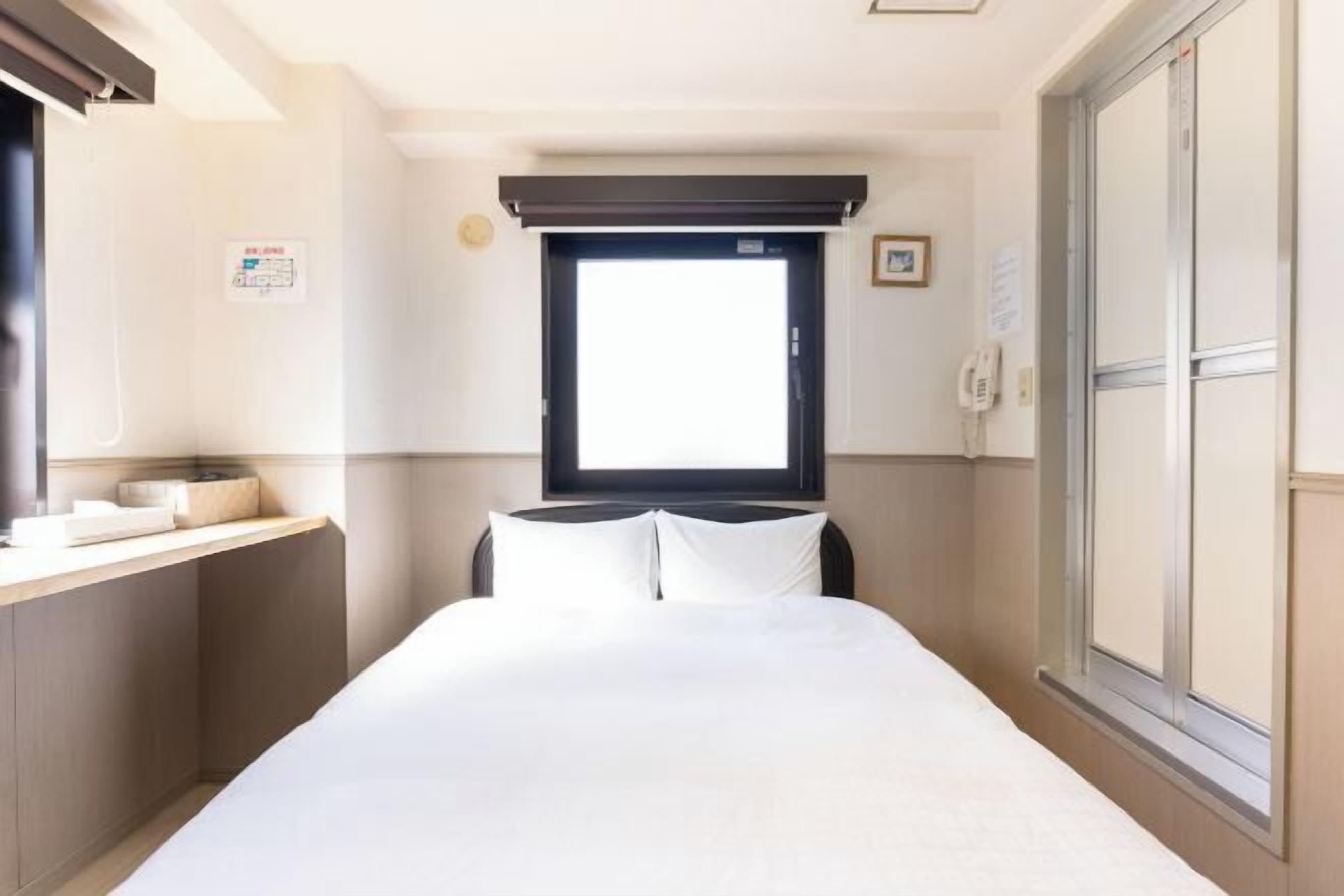 Untuvapeitot, pimennysverhot, ilmainen Wi-Fi, vuodevaatteet