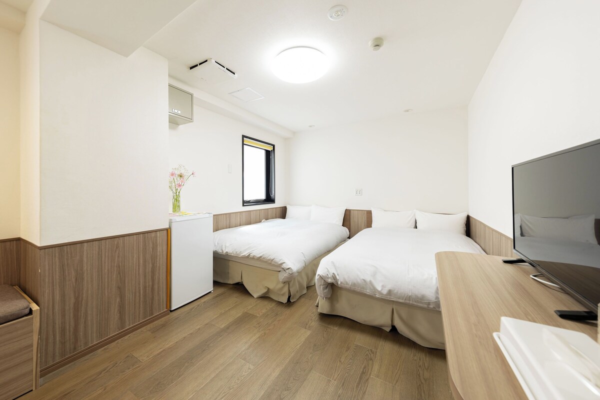 Deluxe Twin kamer, niet-roken | Donsdekens, verduisterende gordijnen, gratis wifi, beddengoed