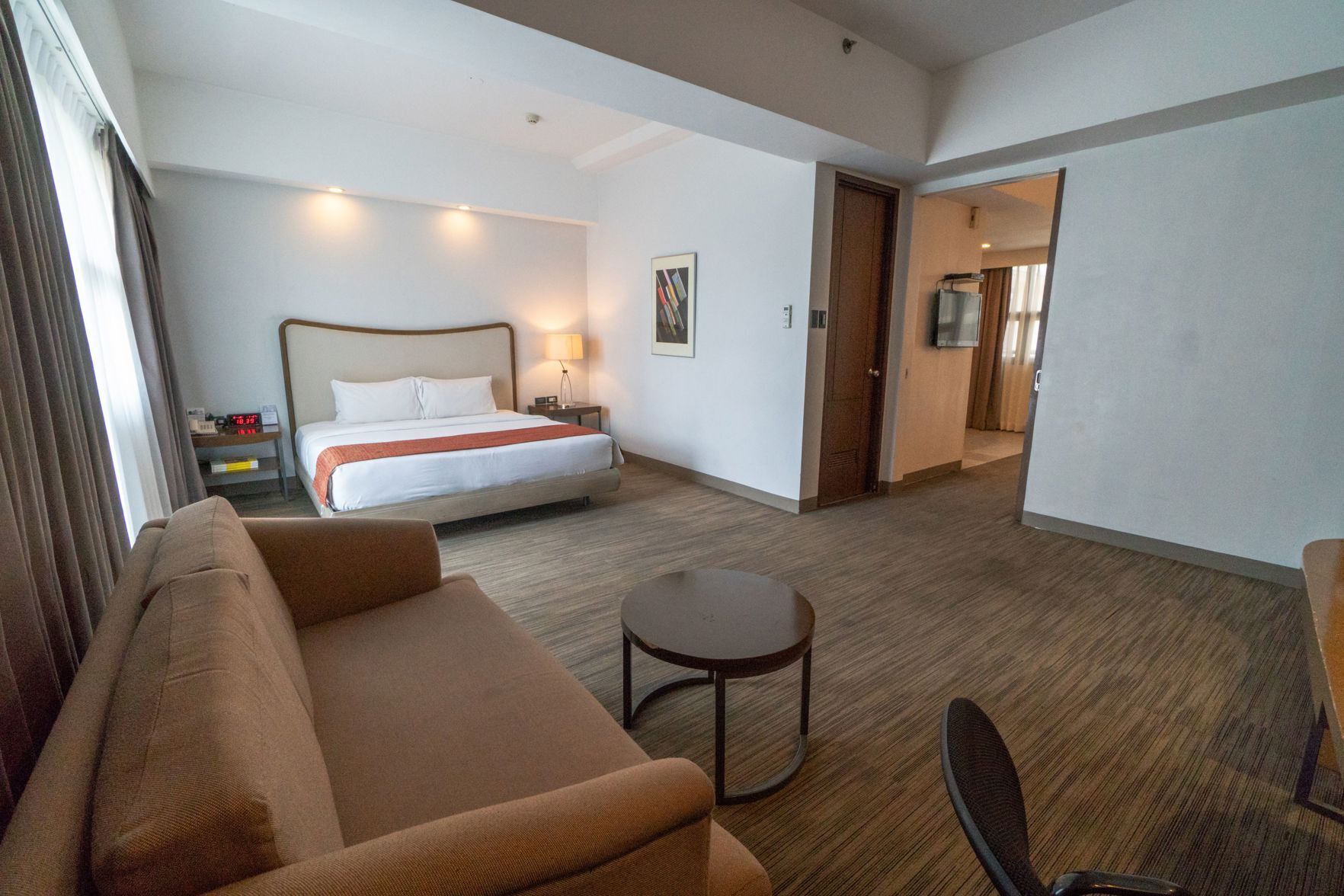 In-room safe, soundproofing, iron/ironing board, free WiFi