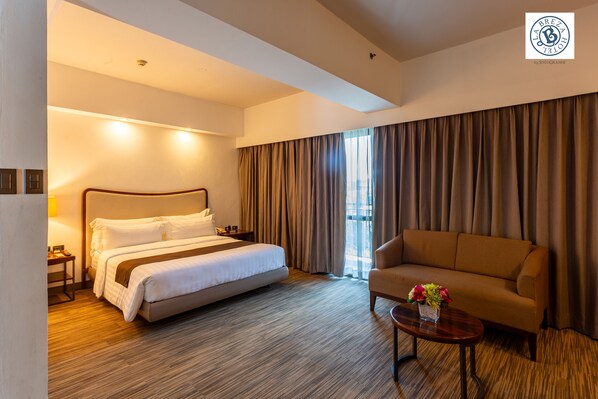 In-room safe, soundproofing, iron/ironing board, free WiFi