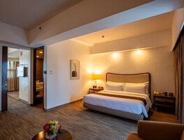 Suite, 1 Bedroom | In-room safe, soundproofing, iron/ironing board, free WiFi