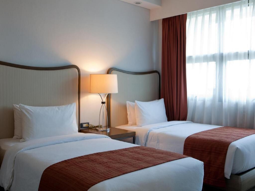 In-room safe, soundproofing, iron/ironing board, free WiFi