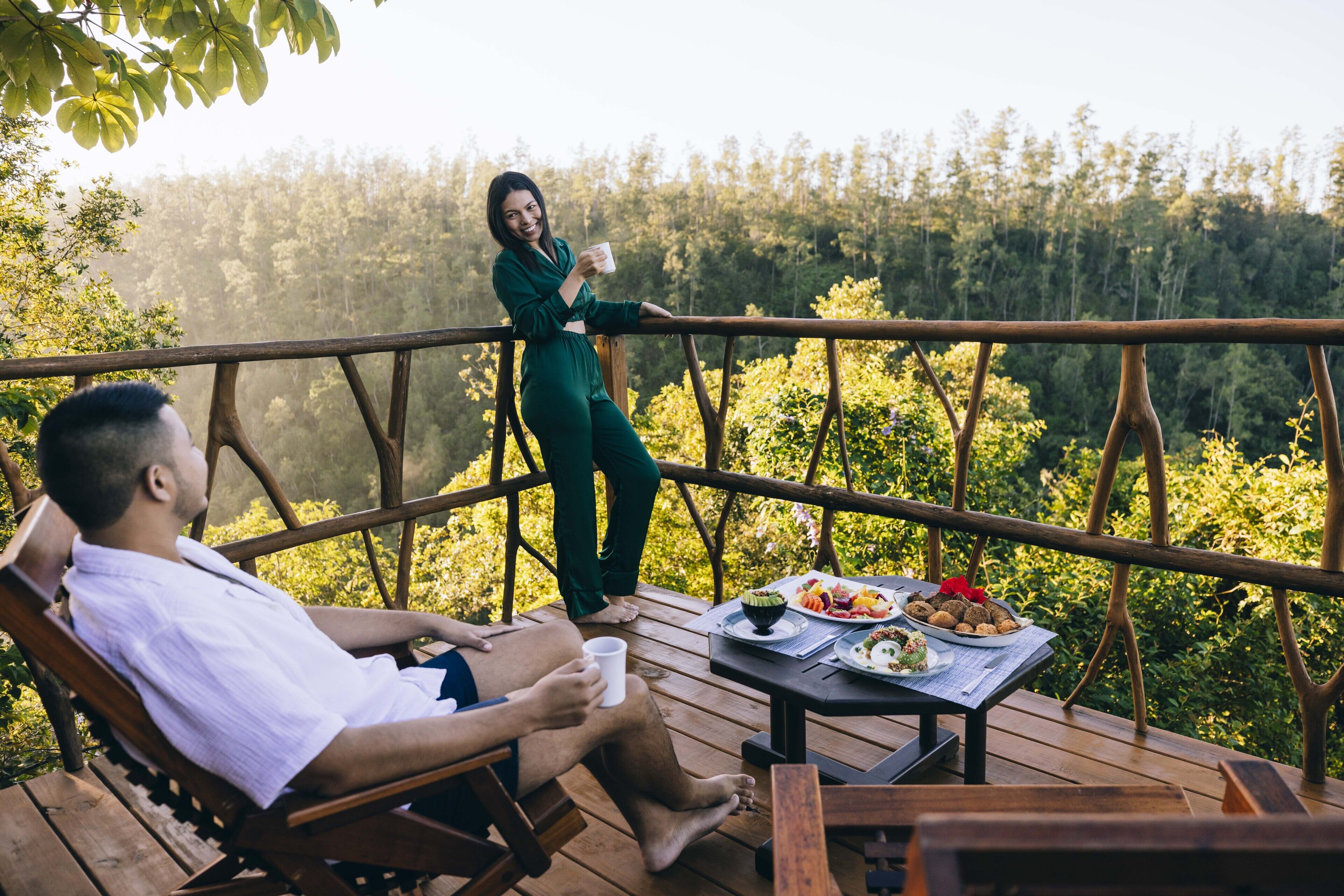 Cabin, 1 Katil Raja (King) (Waterfall View) | Makan dalam bilik