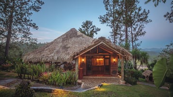 Mặt tiền nơi lưu trú