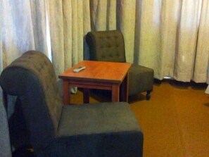 20-inch flat-screen TV with satellite channels, TV - Rivoli Hotel (Jerusalem)