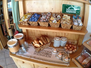 Daily buffet breakfast for a fee