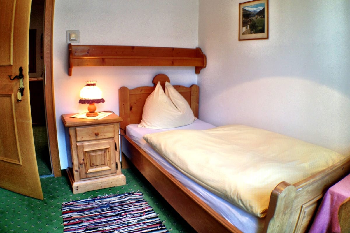Standard Single Room, Shared Bathroom | Hypo-allergenic bedding available, soundproofing
