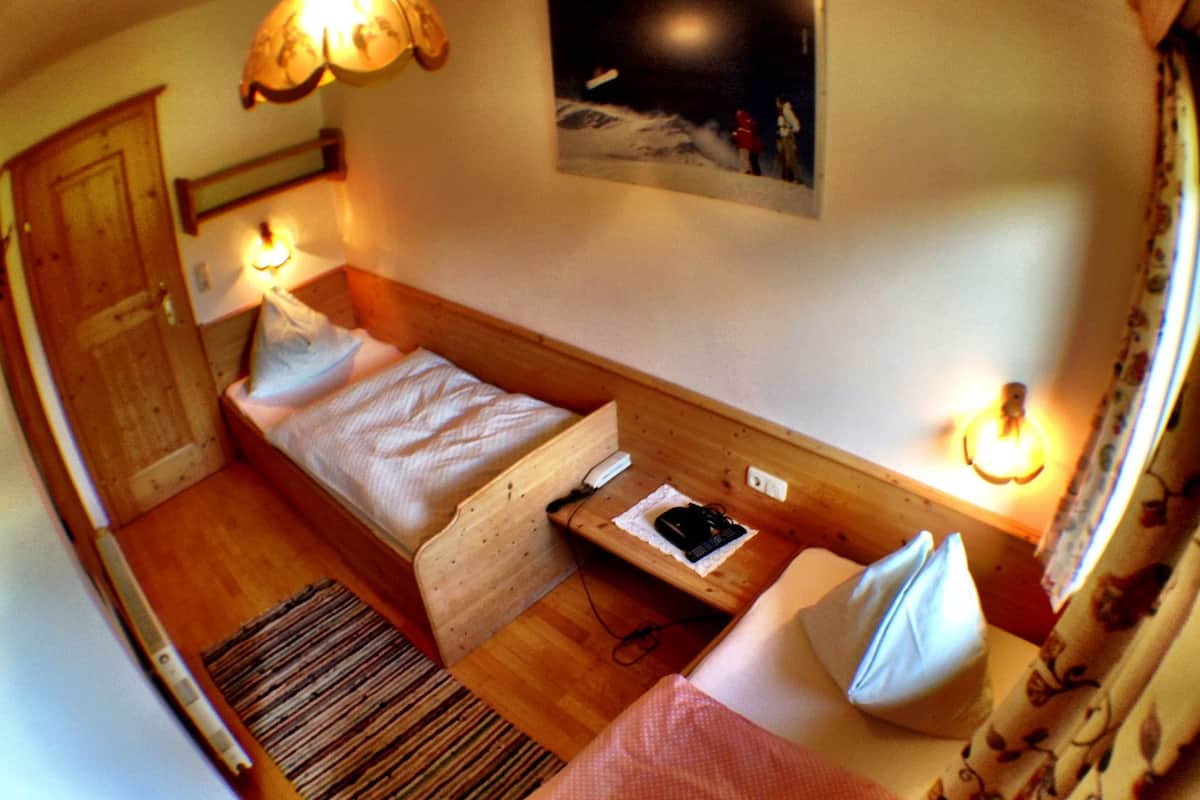 comfort twin room, balcony, annex building | hypo-allergenic bedding, soundproofing