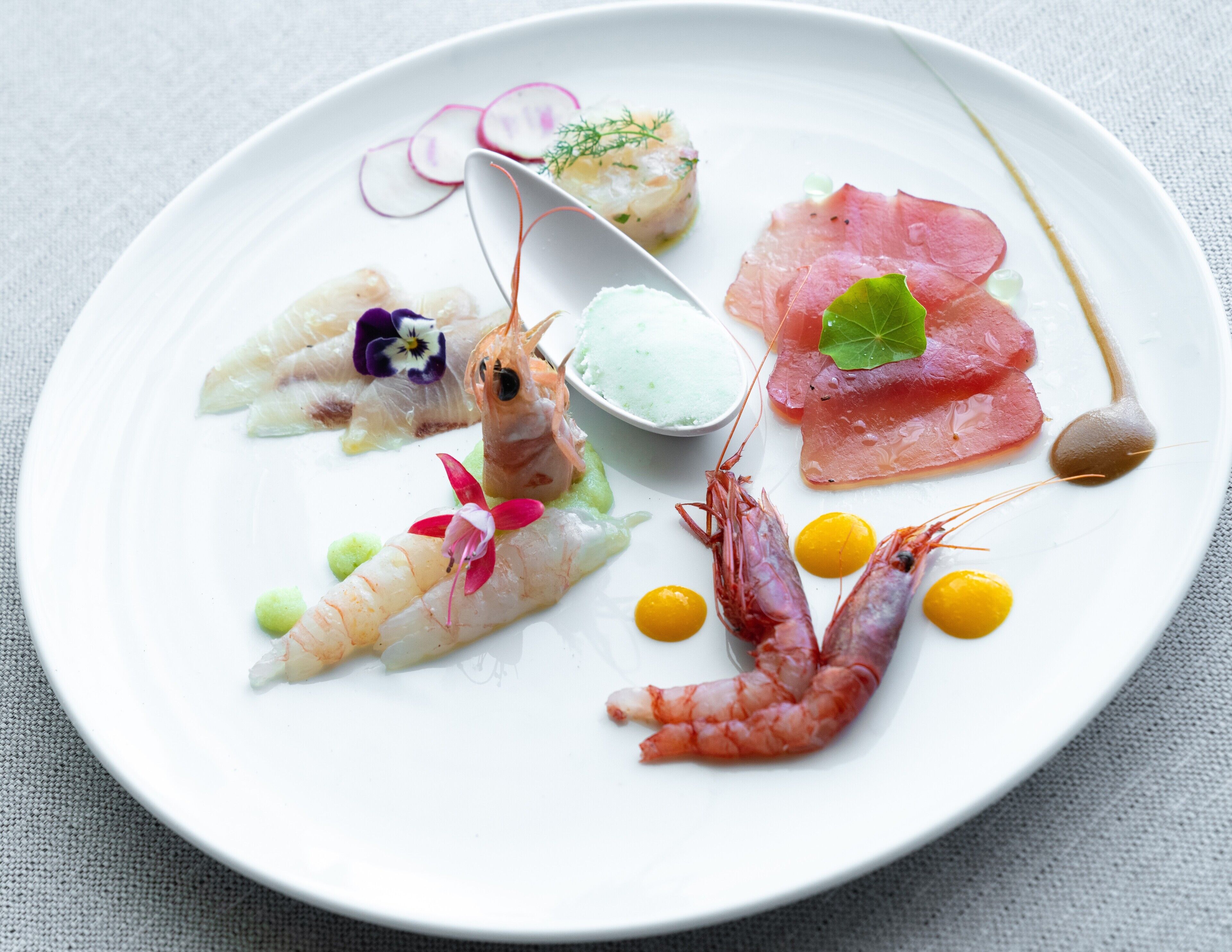 lunch and dinner served