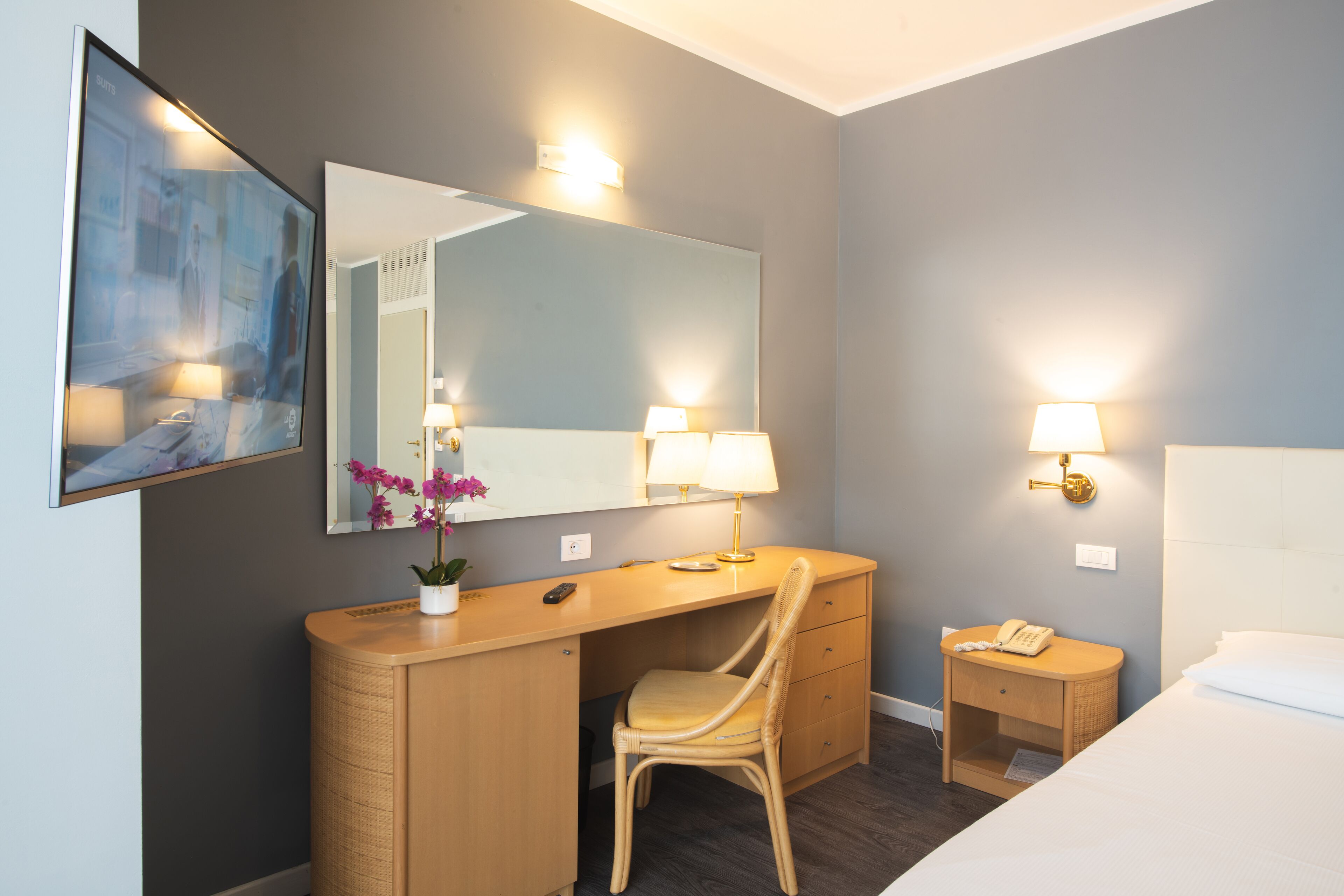 comfort triple room | down duvets, minibar, in-room safe, desk