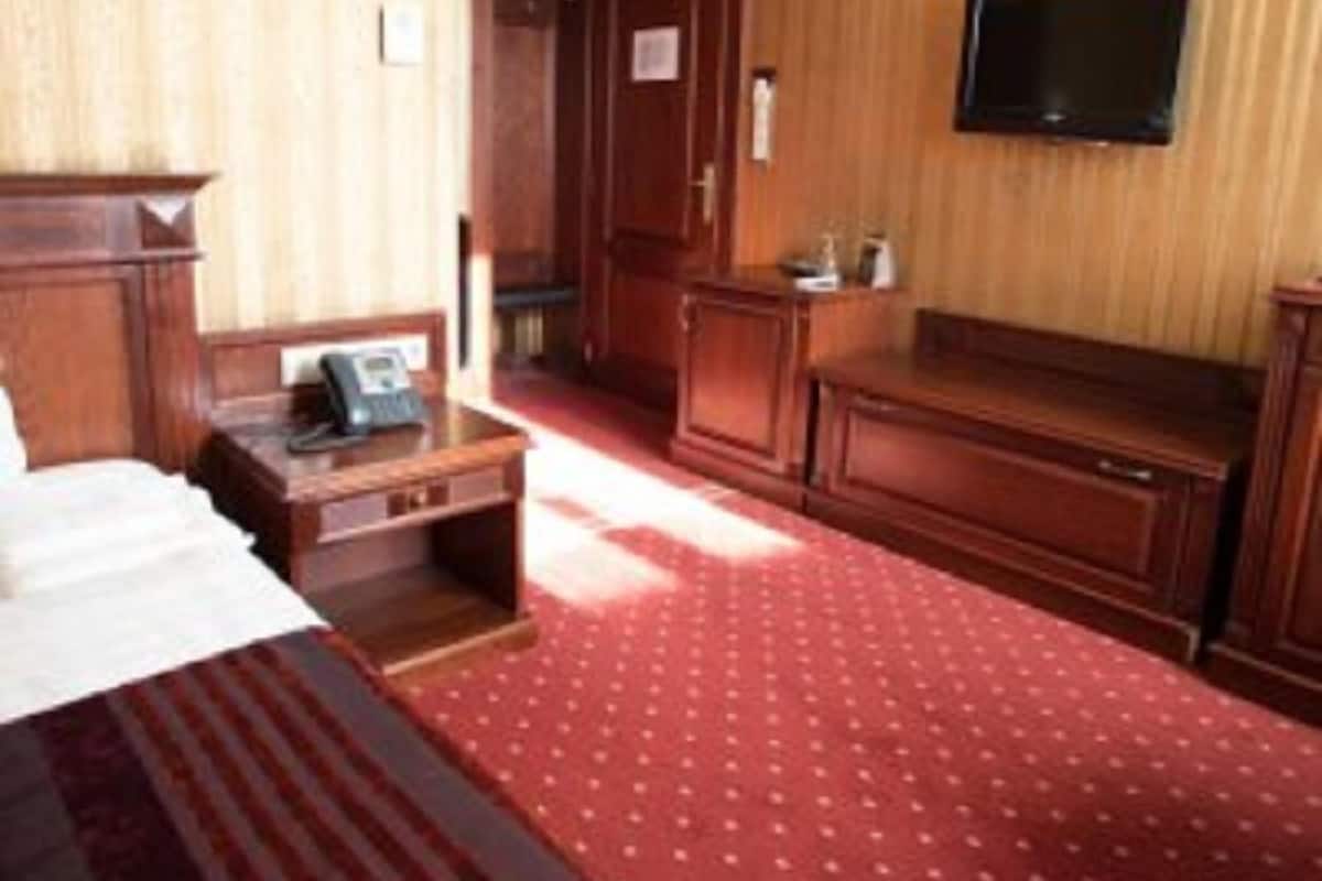 Single Room | In-room safe, soundproofing, iron/ironing board, free WiFi