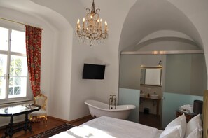 Roupas de cama antialérgicas, cofres nos quartos