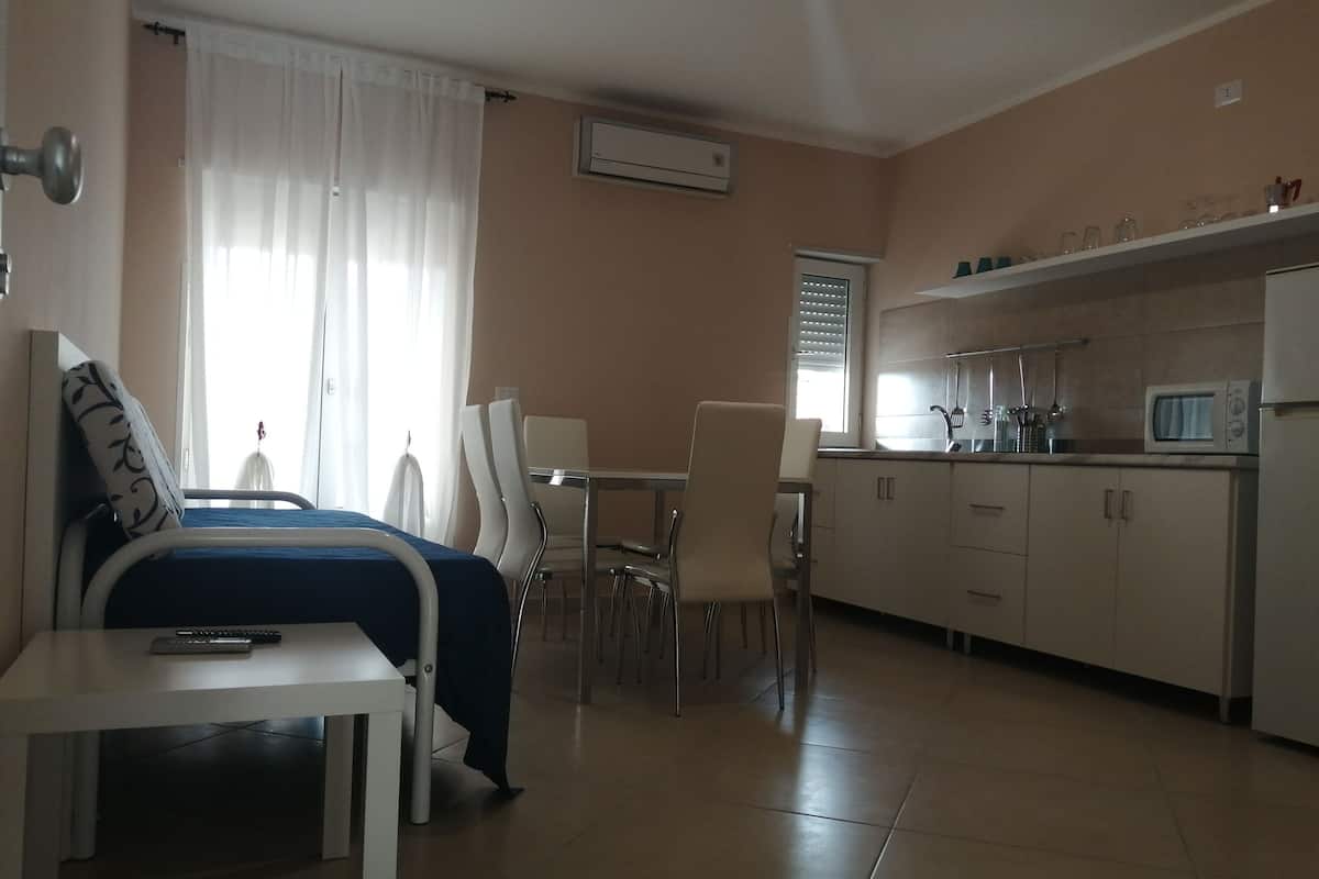 Comfort Apartment, 2 Bedrooms | Free WiFi, bed sheets
