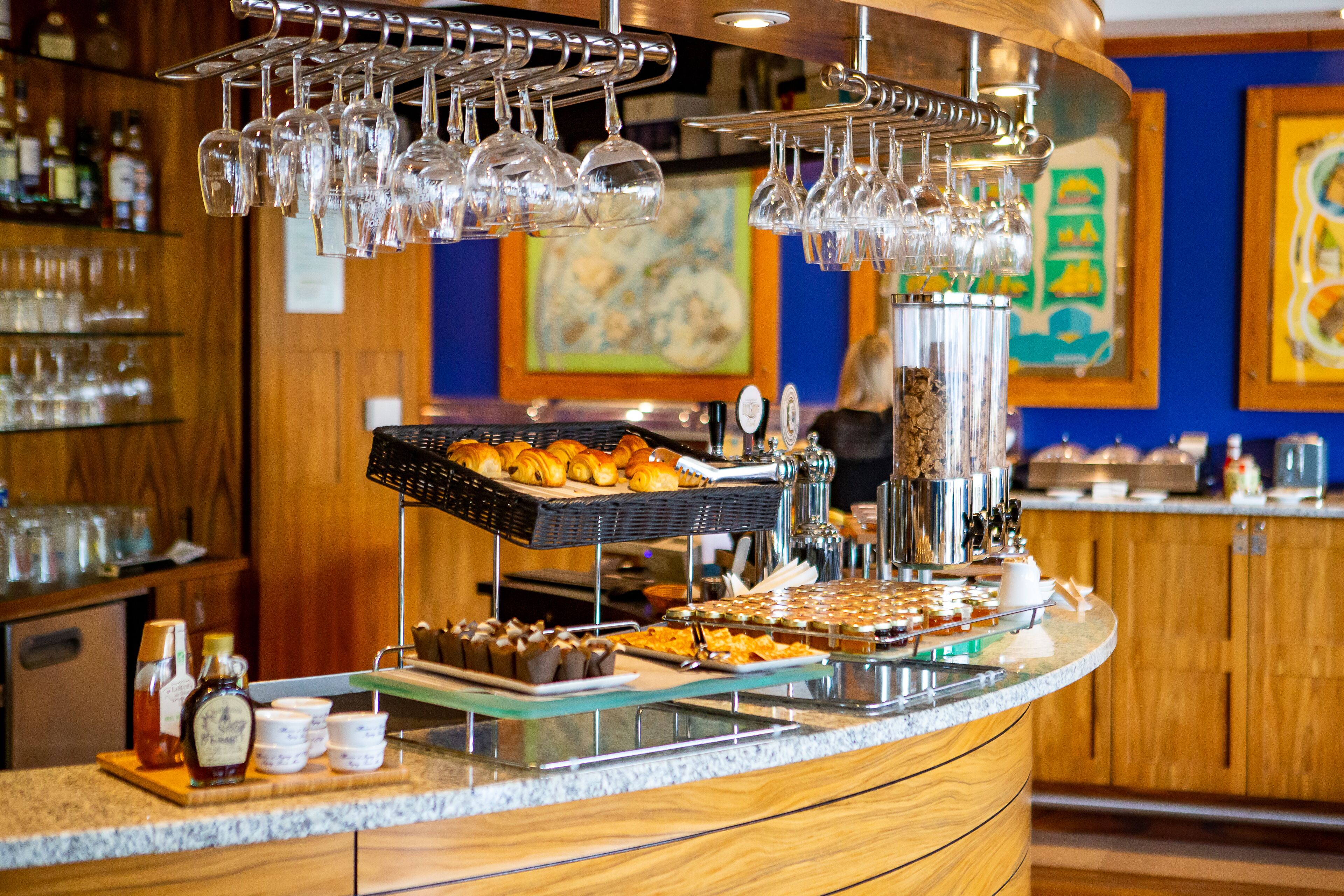 daily buffet breakfast (eur 22 per person)