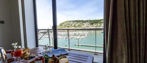 Dobbeltrom – superior | Sengetøy av topp kvalitet, minibar (inkludert) og safe på rommet