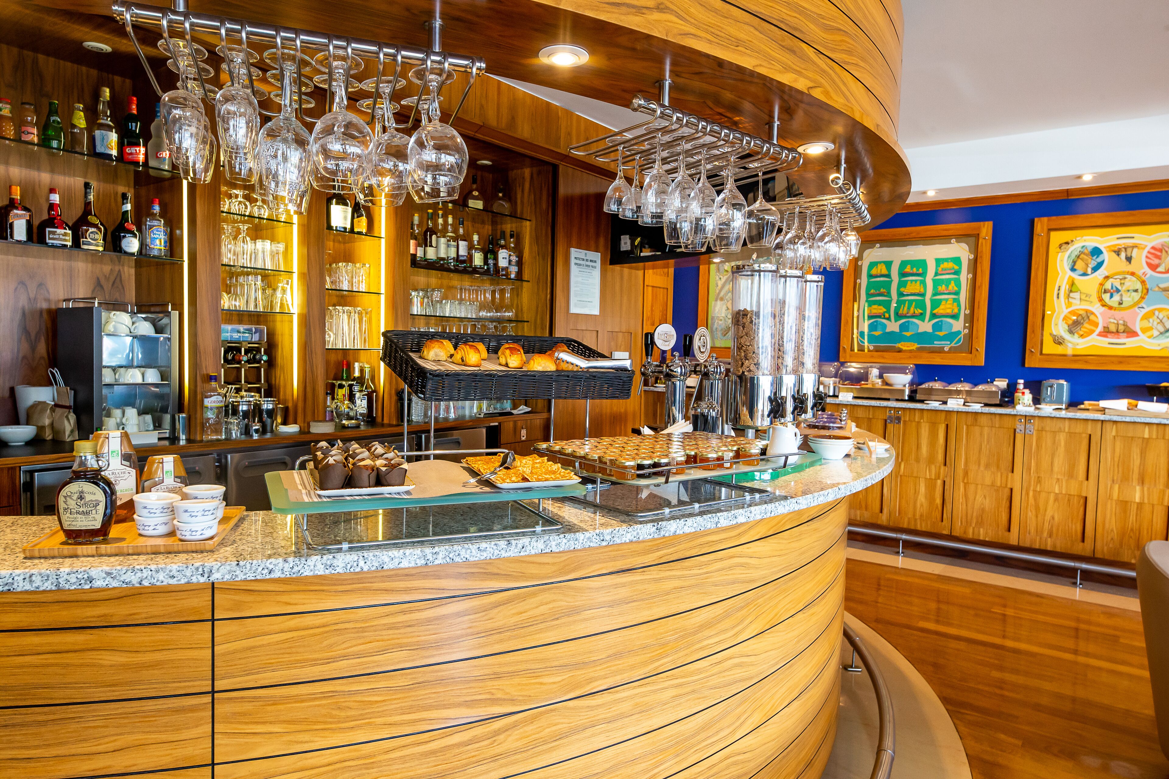 daily buffet breakfast (eur 22 per person)