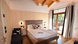Rom – superior, 1 queensize-seng, tilpasset bevegelseshemmede, fjellutsikt