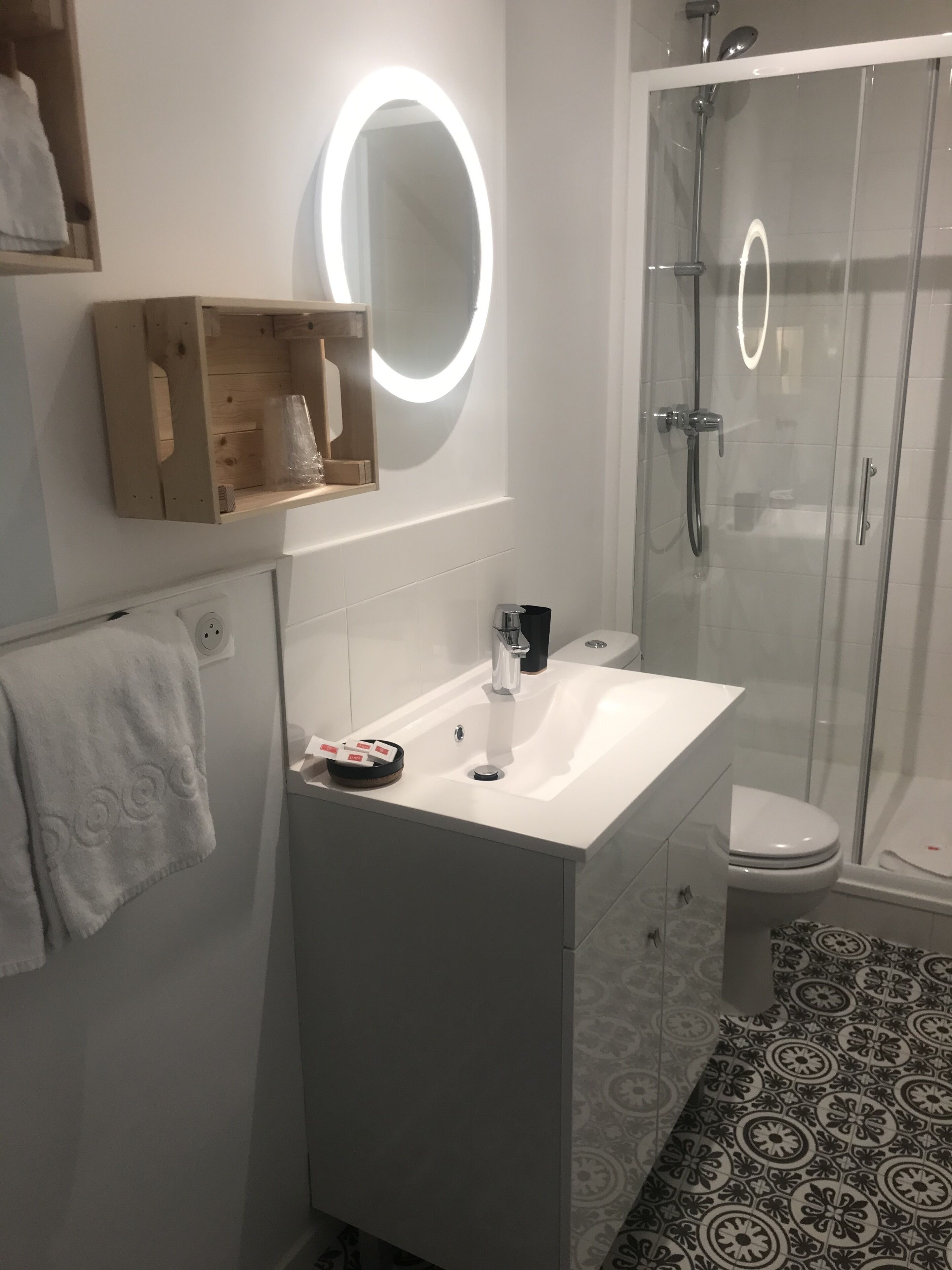 comfort triple room | bathroom | shower, free toiletries, hair dryer, towels