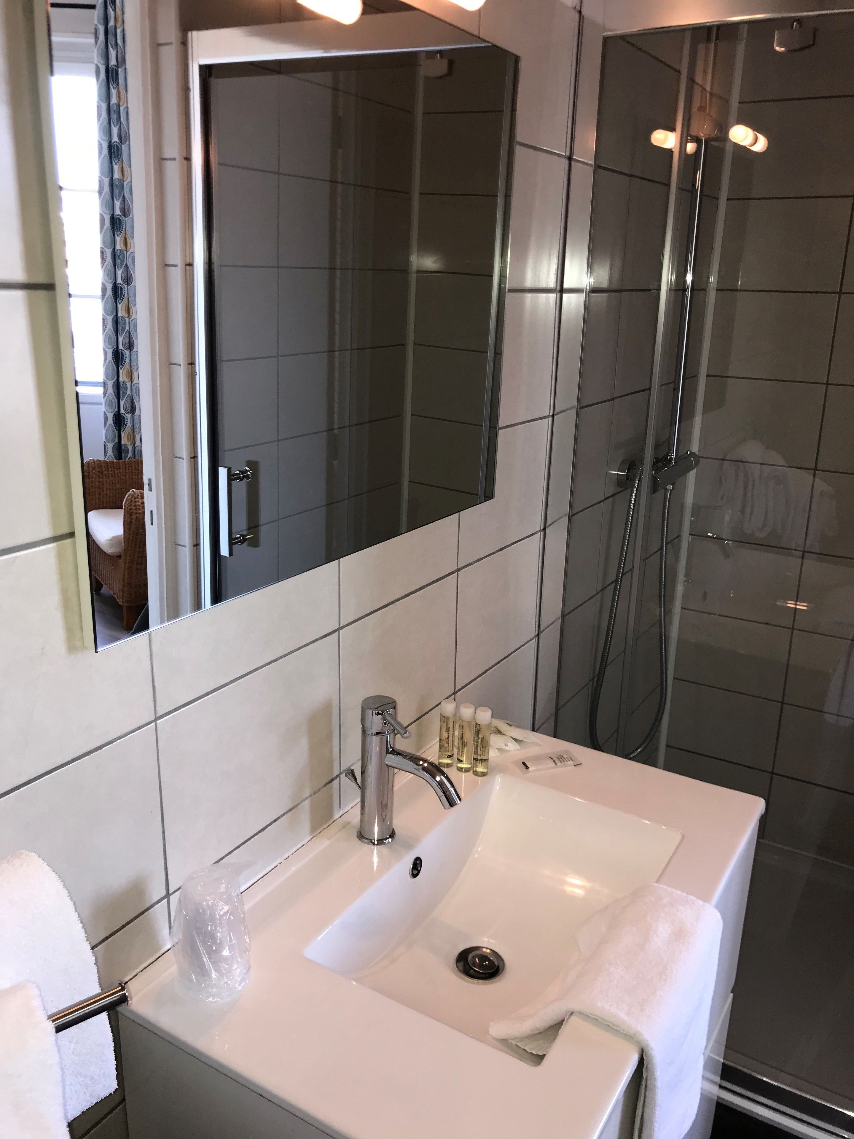 triple room | individually decorated, individually furnished, desk, blackout curtains