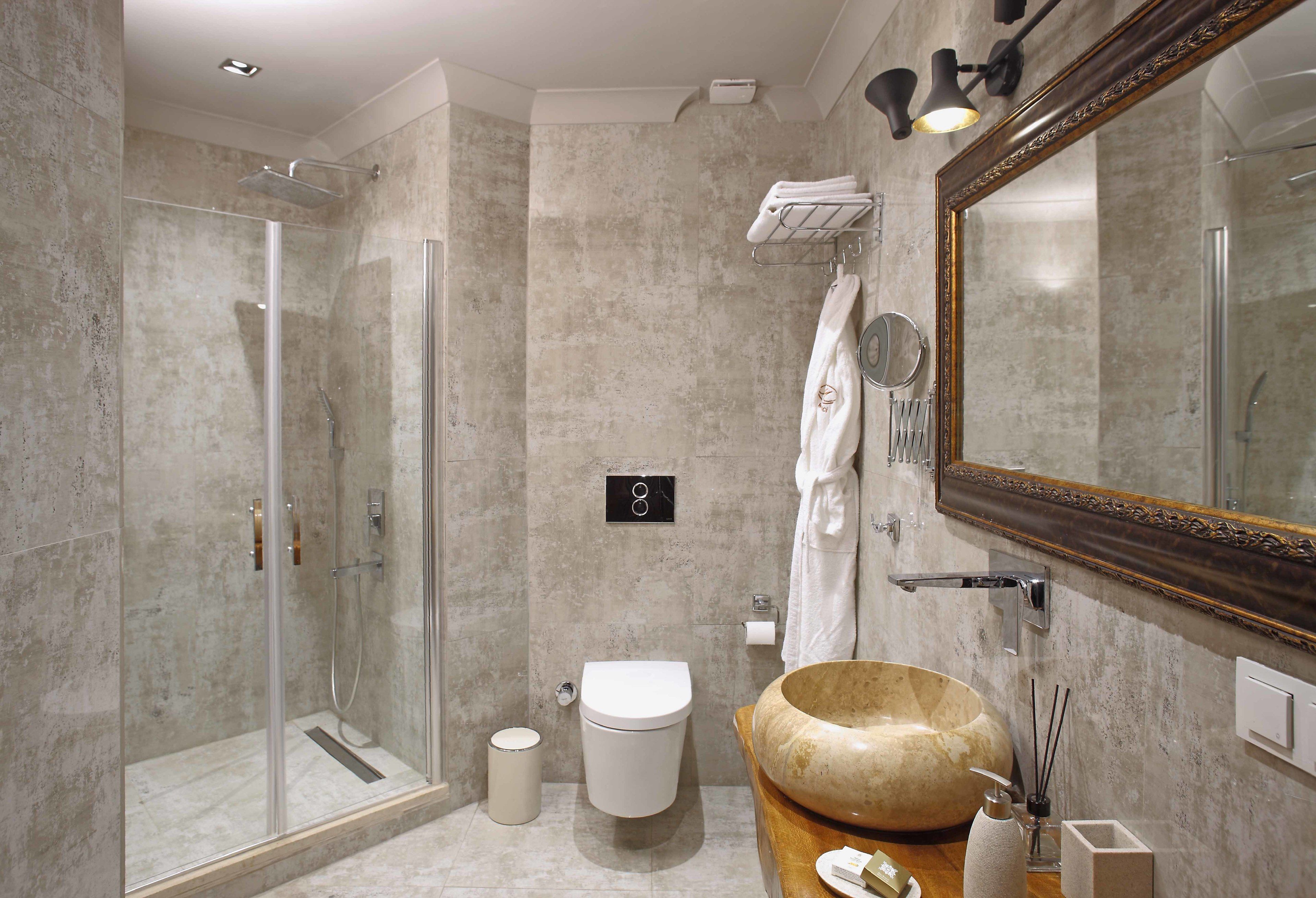 standard room | bathroom shower