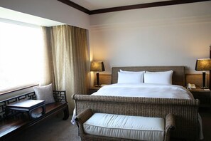 Deluxe Double Room, 1 Double Bed, Lake View | Premium bedding, down comforters, pillowtop beds, minibar - Beautiful Hotel Taipei (New Taipei City)