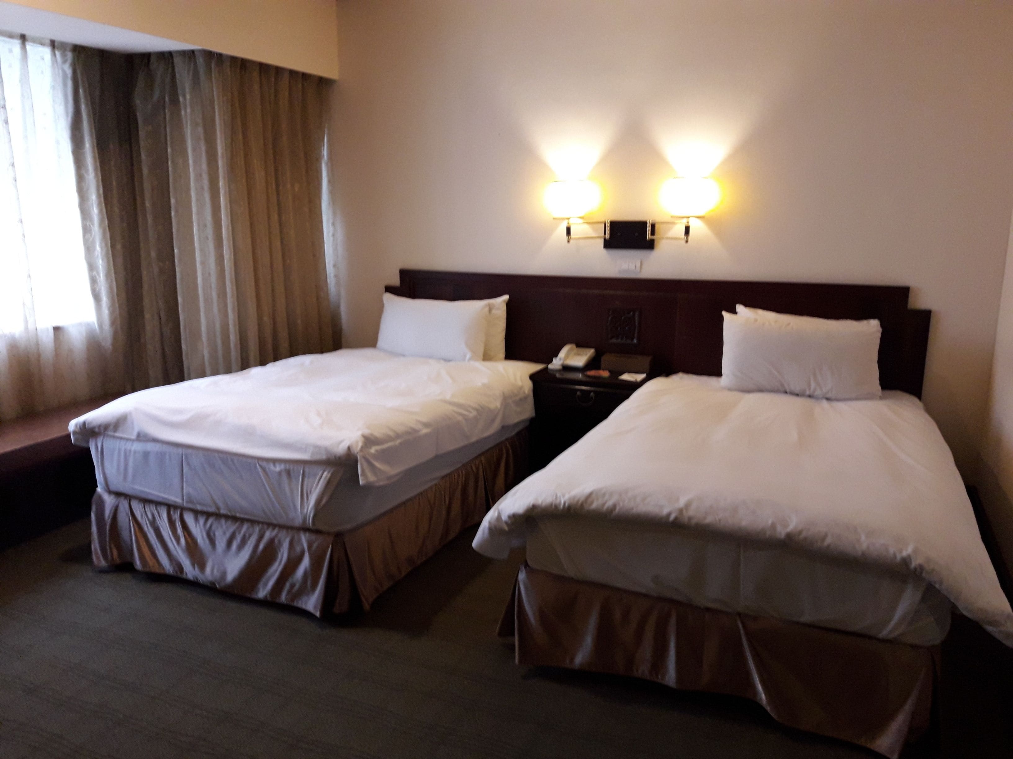 deluxe twin room, 2 single beds | premium bedding, down duvets, pillow-top beds, minibar